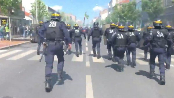 Fransa'da sarı yeleklilerin gösterileri devam ediyor - Resim: 3