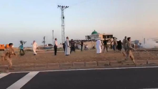 Şanlıurfa’da taşlı- sopalı 'hayvan otlatma' kavgası! 8 yaralı var - Resim: 0