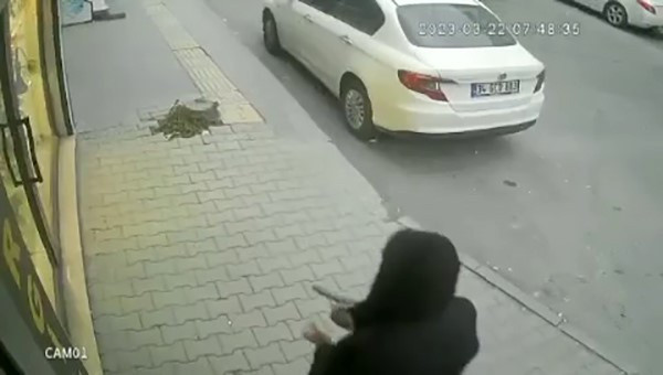 İstanbul'da bir koca elini kana buladı! Takip edip öldürdü polis gelene kadar başında bekledi - Resim: 0