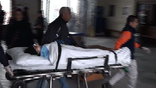 Ölümle burun buruna geldi! Yaşlı kadın vapurdan denize düştü - Resim: 1