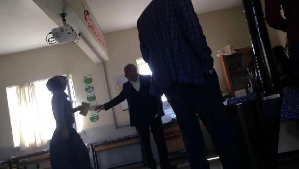 Oy zarfını almak istedi: Sonrası korkunç! - Resim: 1