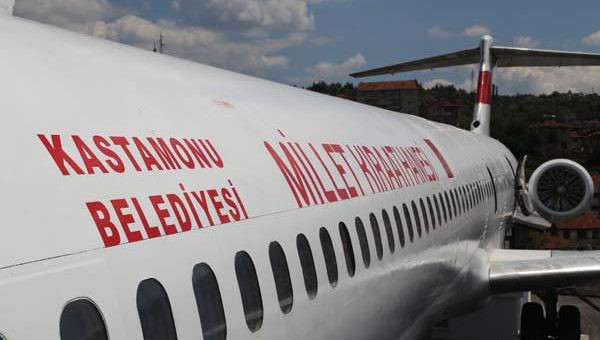 Yolcu uçağı Millet Kıraathanesine dönüştürüldü - Resim: 1
