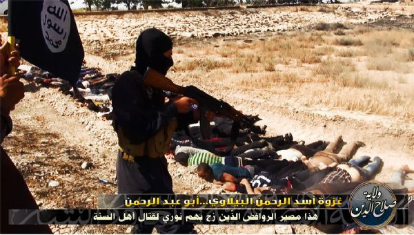 IŞİD 1700 Irak askerini kurşuna dizdi - Resim: 2