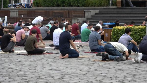 Trabzon'da vakalar artıyor! Profesör açıkladı: Birinci dalganın ikinci pikindeyiz - Resim: 1