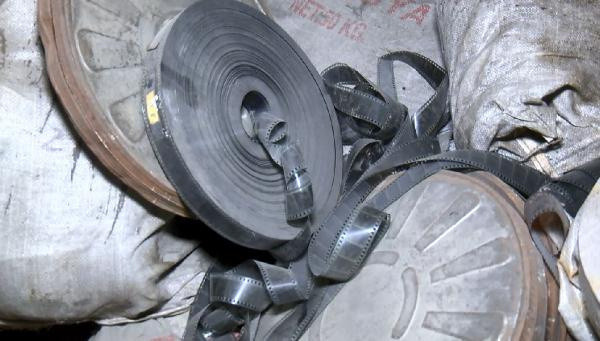 Türkiye'nin sinema tarihi İstanbul'da yok olmak üzere! Yaklaşık 100 bin tane bulunuyor - Resim: 0