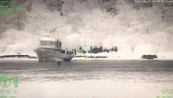 Çanakkale Boğazı'nda 204 kaçak göçmen yakalandı - Resim: 0
