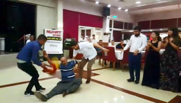 Halay çekerken dehşeti yaşadı! Yere yıkıldı kaldı - Resim: 4