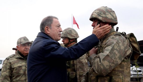 Hulusi Akar'dan sınırda önemli mesaj! Buradan çıkmayacağız - Resim: 1