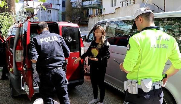 Yasağı deldi, eşini araçta bırakarak polisten kaçtı - Resim: 2