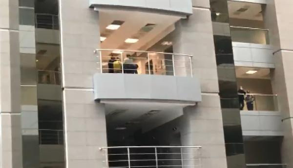 Çağlayan'daki İstanbul Adalet Sarayı’nda intihar girişimi! Eşi terk etmiş! - Resim: 0