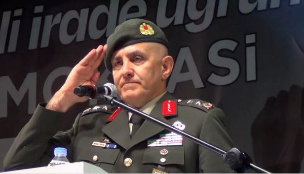 15 Temmuz gazisi Tümgeneral Davut Ala katıldığı etkinlikte hüngür hüngür ağladı - Resim: 0