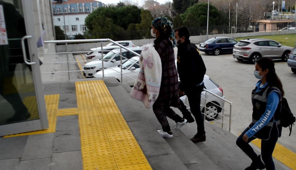 Tekirdağ'da 20 günlük bebeği evde bıraktılar! 2 polisi yaraladılar - Resim: 0