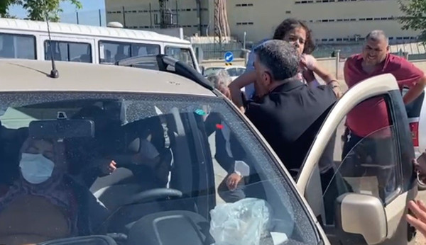 Elazığ'da iki araç birbirine girdi 8 yaralı var! Milletvekili yardıma koştu - Resim: 1