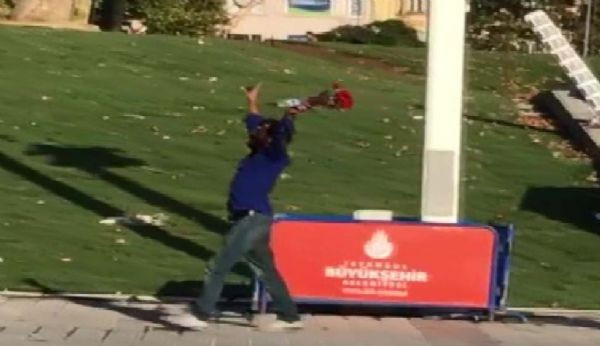 Taksim Meydanı'nda korku dolu anlar... - Resim: 1