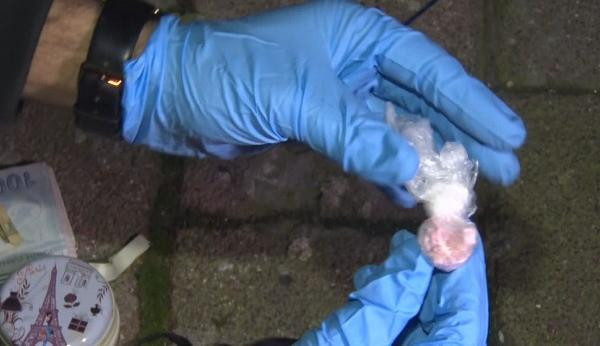 Narkotik operasyonu: 1'i meslekten ihraç eski polis, toplam 25 gözaltı  - Resim: 2