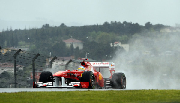 F1'de paramparça antrenman - Resim: 3