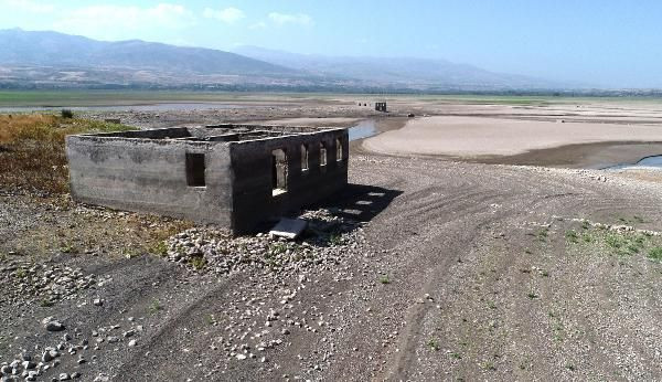 Sivas'ta sular çekilince ortaya çıktı Fatih Sultan Mehmet'ten kalma eserler - Resim: 1