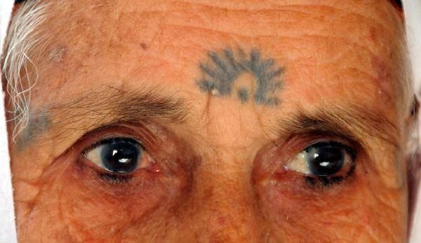 Güneydoğu'da kadınlar asırlardır dövme yapıyor - Resim: 1