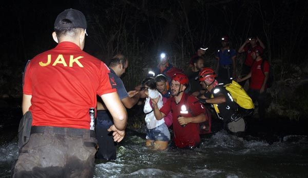 2'si kadın 4 öğretmen 5 saat mahsur kaldı - Resim: 4