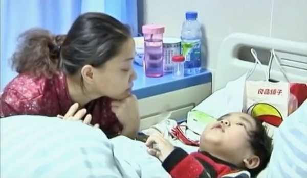 Ölüm döşeğinde olan çocuk annesinin hayatını böyle kurtardı  - Resim: 4