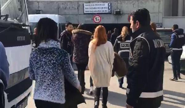 Kadınlarla tahrik edip cinsellik hapı satmışlar... - Resim: 4