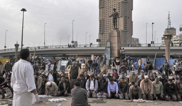 Tahrir'de çatışmalar sürüyor! - Resim: 1