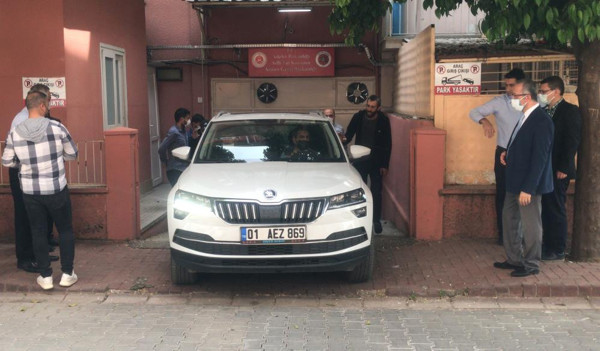 Adana'da gürültüyü duyup odaya koşan aile hayatının şokunu yaşadı! Gözyaşları sel oldu - Resim: 0