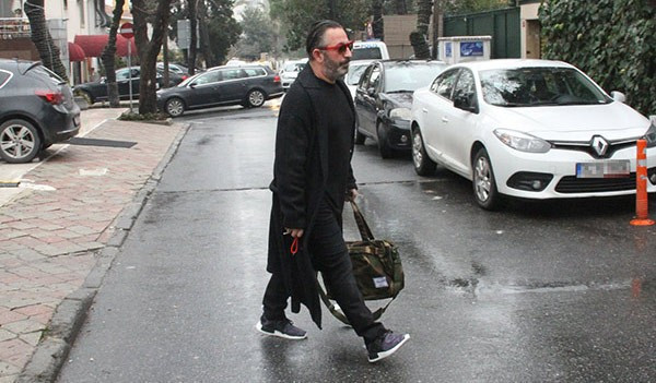 Cem Yılmaz'ın yüzünden düşen bin parça - Resim: 2