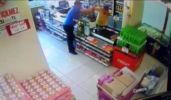 Büyük cesaret! Kasiyer bakın ne yaptı - Resim: 3