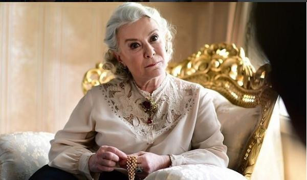 İstanbullu Gelin'de çok sert ama İpek Bilgin gerçek hayatta çok farklı - Resim: 1