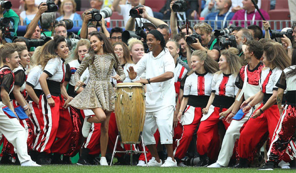 Ronaldinho çok fena battı! Sadece 5 poundu kalınca pasaportuna el konuldu - Resim: 4