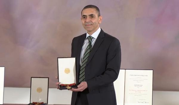 Uğur Şahin ve Özlem Türeci’ye Almanya’da liyakat nişanı - Resim: 1