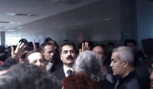 Polis ve avukatlar birbirine girdi - Resim: 3