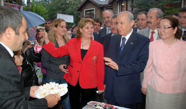 Bahçeli kazayı ucuz atlattı - Resim: 1