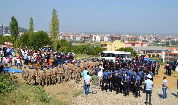 Manisa'da JES gerginliği! CHP'li vekil ile 3 asker yaralandı 26 gözaltı - Resim: 1