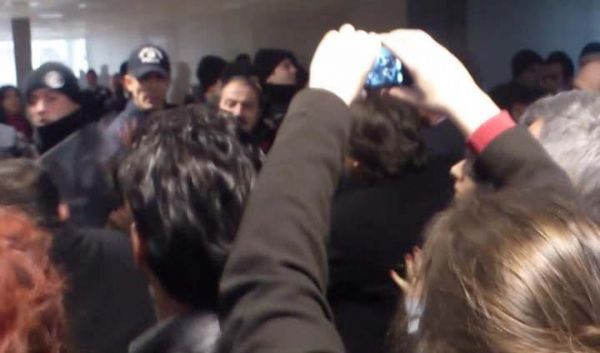 Polis ve avukatlar birbirine girdi - Resim: 4