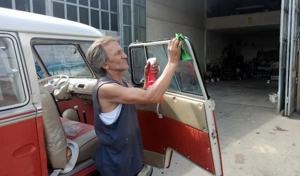 İlk geldiğinde bitik durumdaydı! Almanya'dan getirilen 1964 model minibüs 350 bin liraya yenilendi - Resim: 4