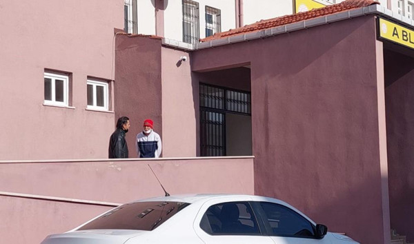 İstanbul’daki kar, onu en acılı gününde yakaladı: Mahsur kaldık, bekliyoruz - Resim: 0