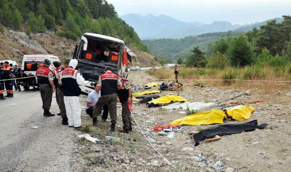 Antalya'da feci kaza: 13 ölü - Resim: 2