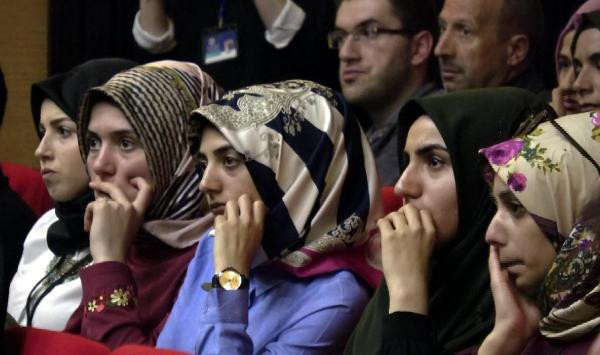 Saadet öğretmen anlattı, üniversiteliler hüngür hüngür ağladı - Resim: 4