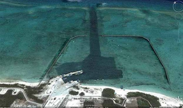 Tüm bunların hepsi gerçek mi kurmaca mı çırılçıplak orada yatıyor ama... - Resim: 2