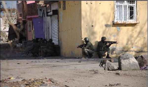 Diyarbakır Sur'da ortaya çıkan PKK evi şok etti - Resim: 4