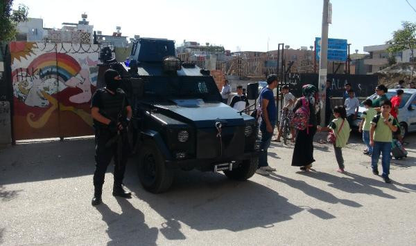 Okul bahçesinde bulunanlar şoke etti! - Resim: 1