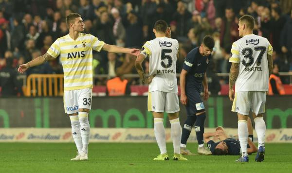 Hezimet sonrası şok sözler: Fenerbahçe bu haliyle küme düşer - Resim: 1