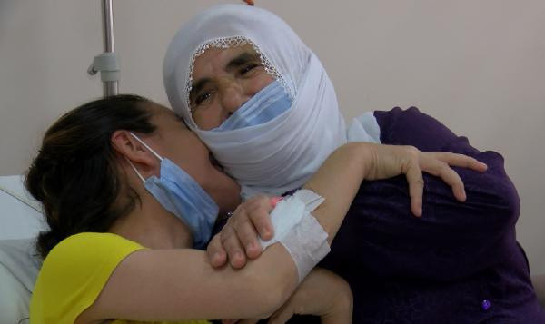 Anneler Günü öncesi kızına böbreğini verdi: İkinci bir hayatım olacak - Resim: 0