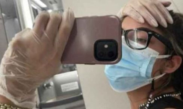 Dünya bu öğretmeni konuşuyor! Uçakta tuvalet krizi: 5 saat boyunca... - Resim: 0