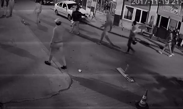 Suriyeli mülteci grup; pala ve sopalarla dehşet saçtı! - Resim: 1