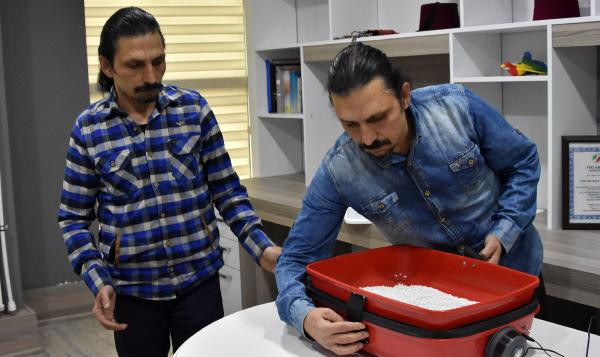 Kedi besleyenleri sevindiren haber kedilere özel filtreli tuvalet - Resim: 3