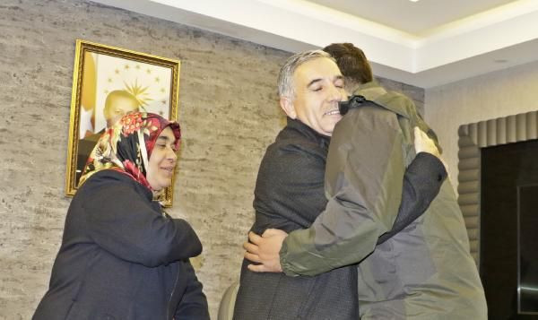 Hatice Ceylan PKK'dan kurtardığı oğluna böyle kavuştu gözyaşlarını tutamadı - Resim: 4