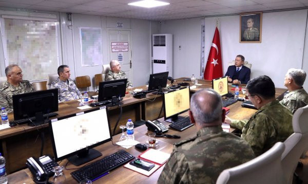 Hulusi Akar'dan sınırda önemli mesaj! Buradan çıkmayacağız - Resim: 2